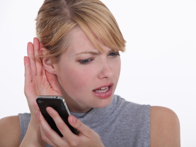 WomanNoisesCellPhoneTeaser.jpg